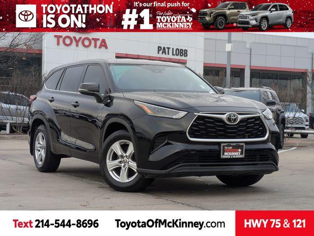 used 2022 Toyota Highlander car, priced at $24,999