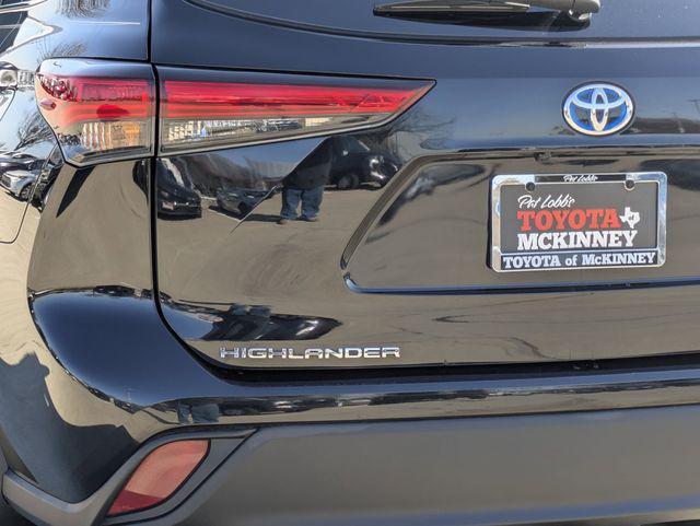 used 2023 Toyota Highlander Hybrid car, priced at $44,359