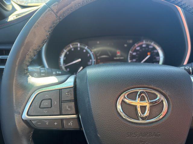 used 2022 Toyota Highlander car, priced at $36,972