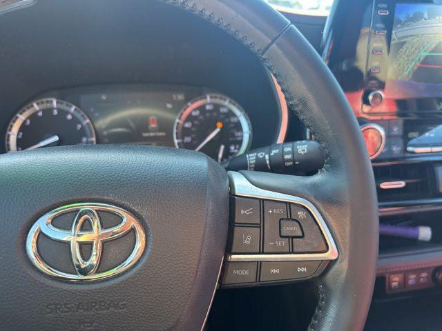 used 2022 Toyota Highlander car, priced at $36,972