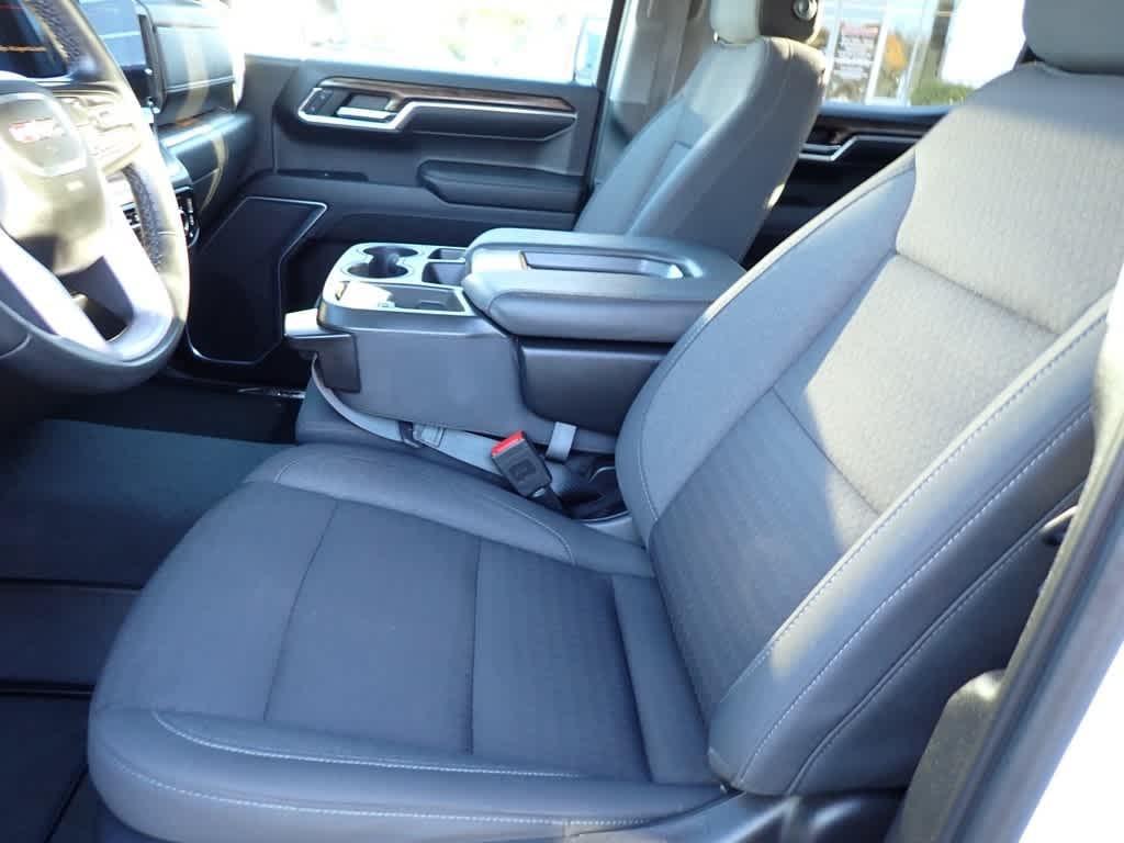 used 2023 GMC Sierra 1500 car, priced at $38,425