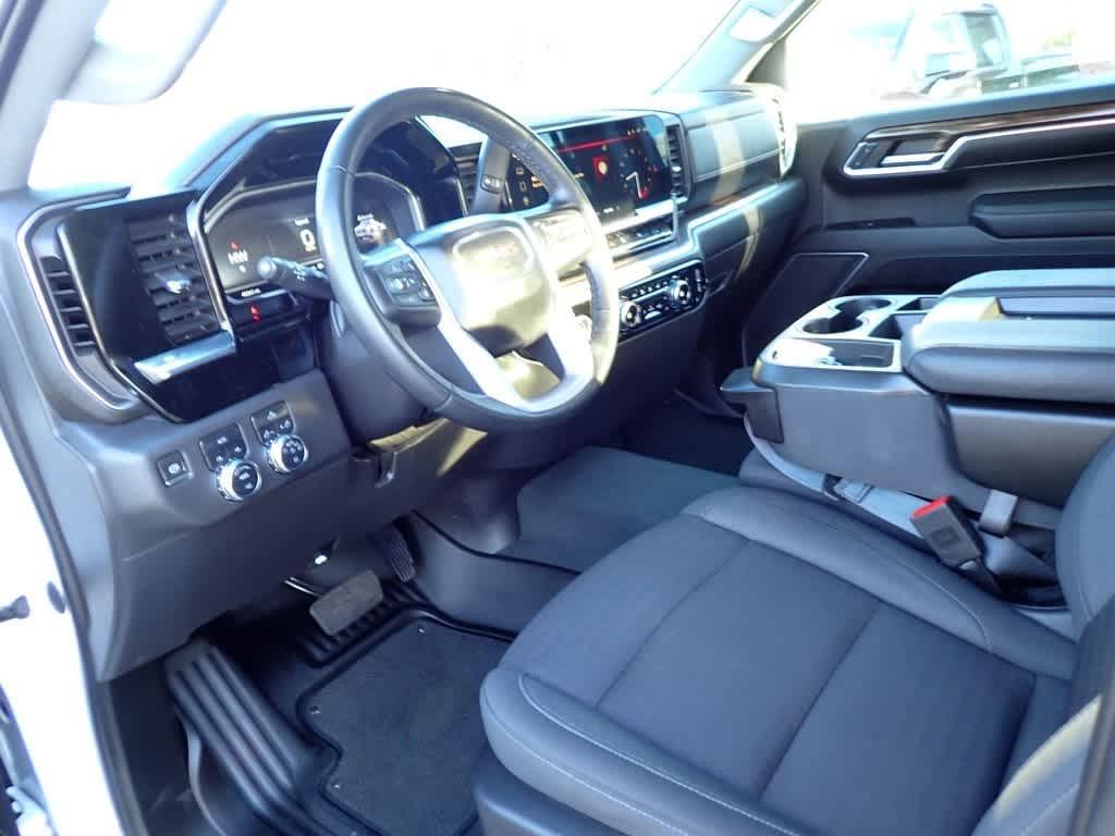 used 2023 GMC Sierra 1500 car, priced at $38,425