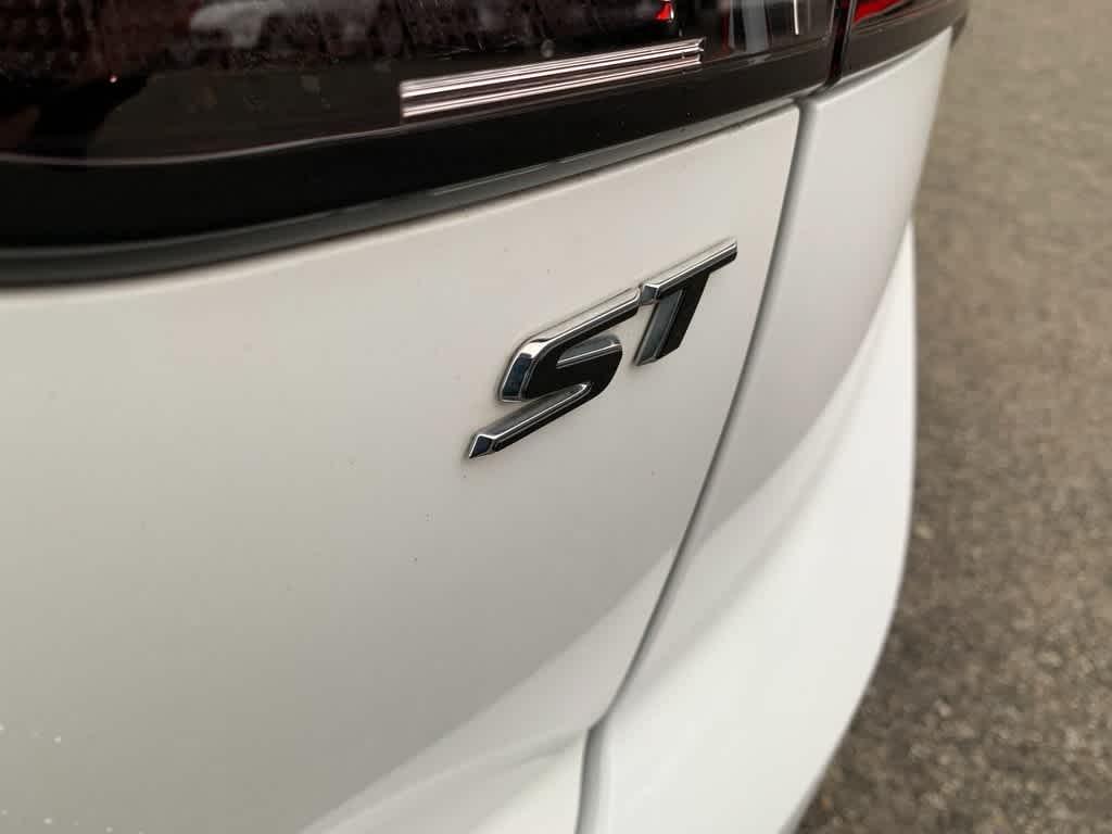 used 2023 Buick Envision car, priced at $29,200