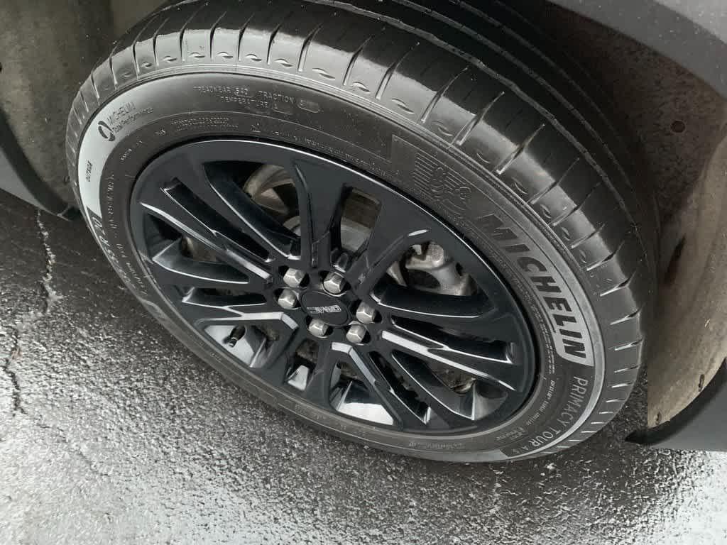 used 2023 GMC Acadia car, priced at $29,400