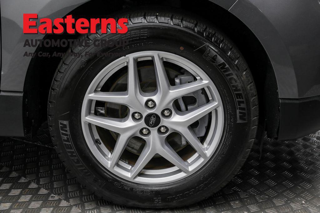 Gray Metallic 2024 Ford Edge SEL