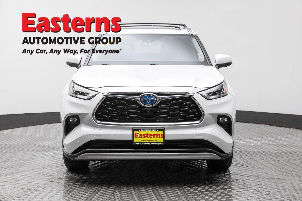 used 2024 Toyota Highlander Hybrid car, priced at $51,950