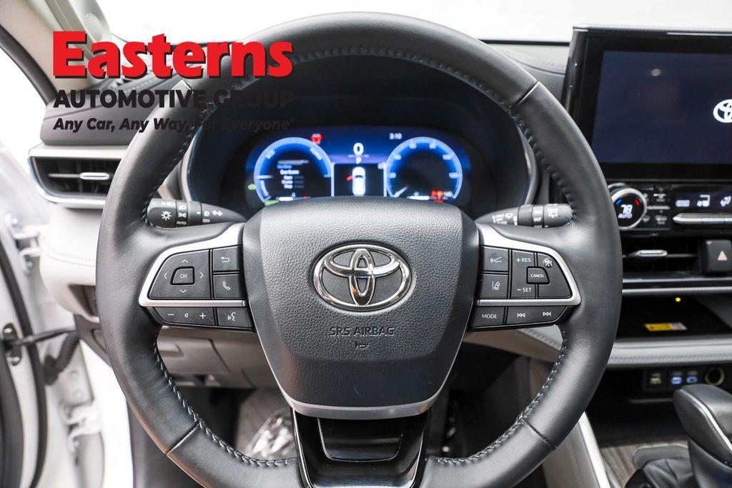 used 2024 Toyota Highlander Hybrid car, priced at $51,950