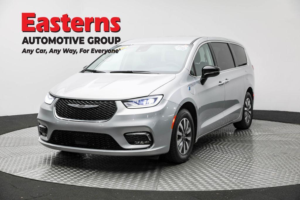 used 2024 Chrysler Pacifica Hybrid car, priced at $27,650