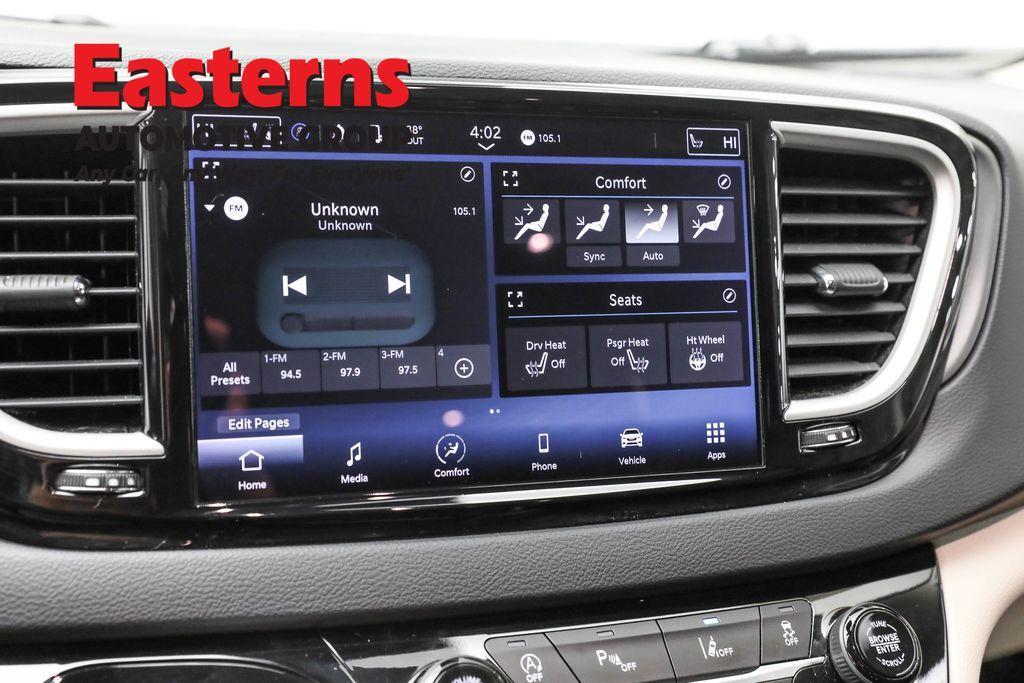 used 2023 Chrysler Pacifica car, priced at $23,074