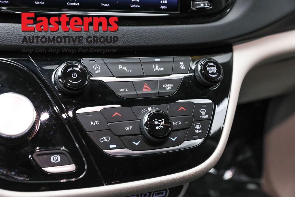 used 2023 Chrysler Pacifica car, priced at $23,074