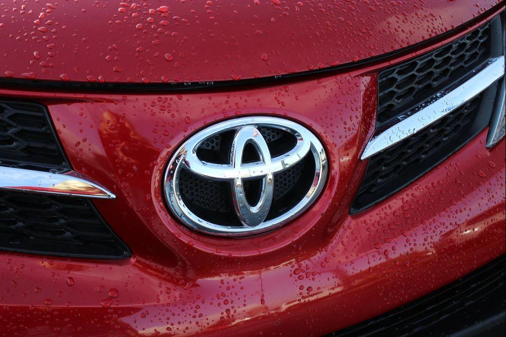 used 2013 Toyota RAV4 car, priced at $17,995