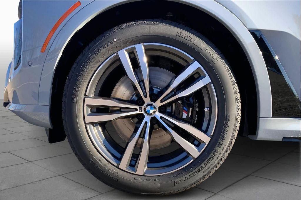 new 2026 BMW X7 car, priced at $123,130