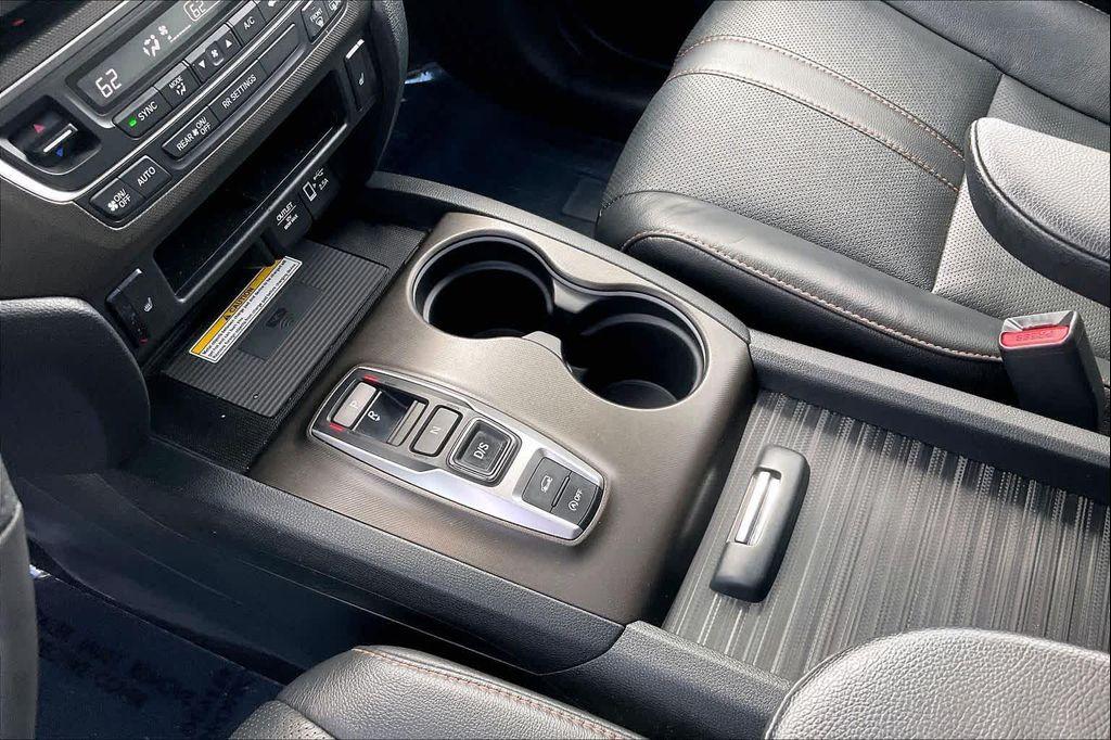 used 2022 Honda Passport car, priced at $33,637