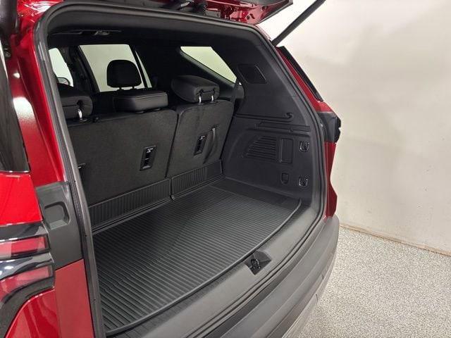 new 2026 Chevrolet Traverse car, priced at $43,136