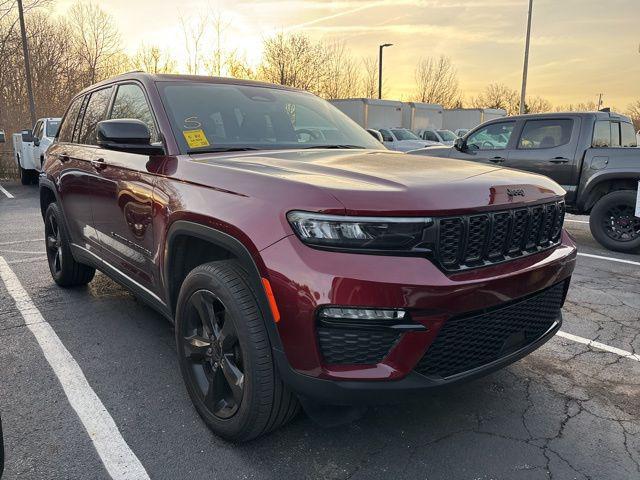 used 2024 Jeep Grand Cherokee car, priced at $35,271