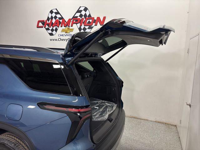 new 2026 Chevrolet Traverse car, priced at $44,189