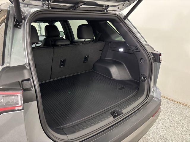 new 2026 Chevrolet Equinox car, priced at $32,092
