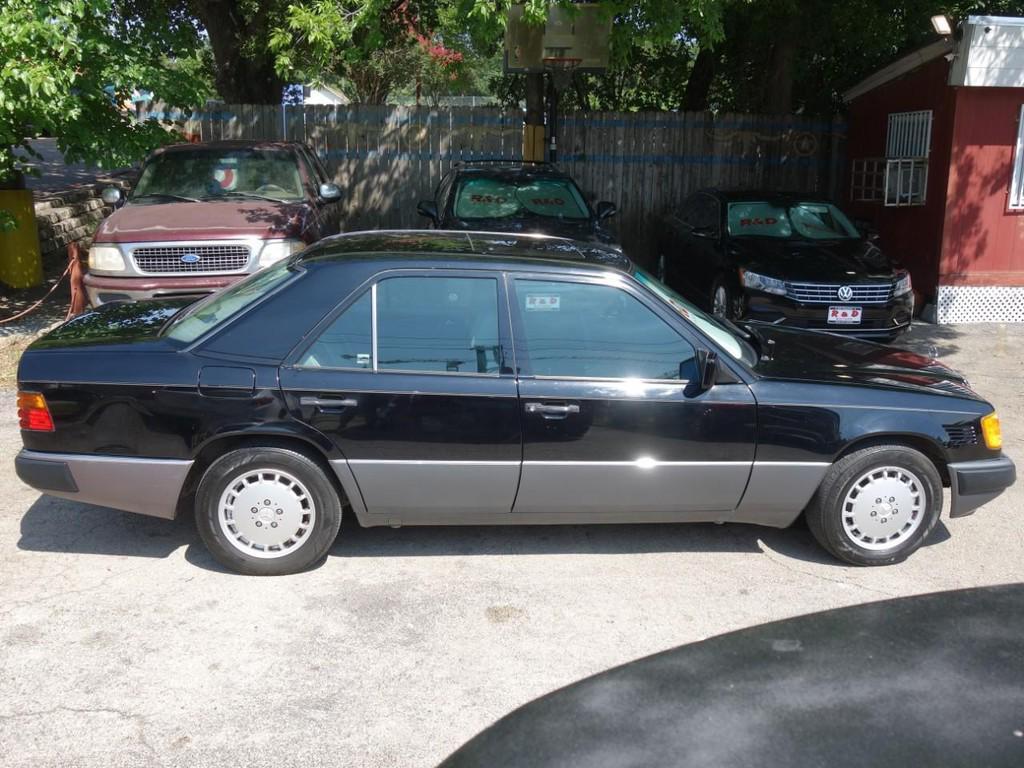 used 1993 Mercedes-Benz E-Class car, priced at $10,950