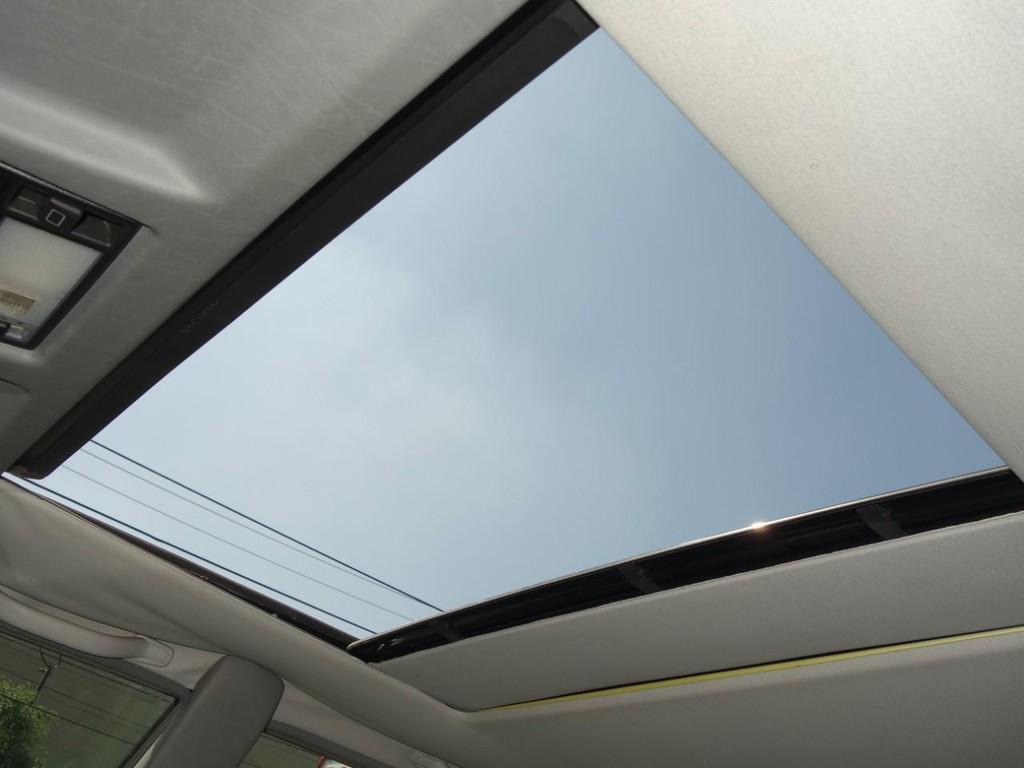 used 1993 Mercedes-Benz E-Class car, priced at $10,950