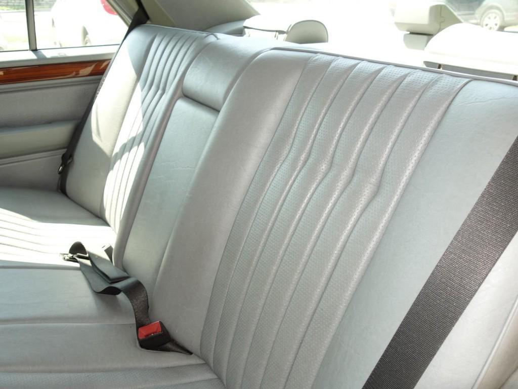 used 1993 Mercedes-Benz E-Class car, priced at $10,950