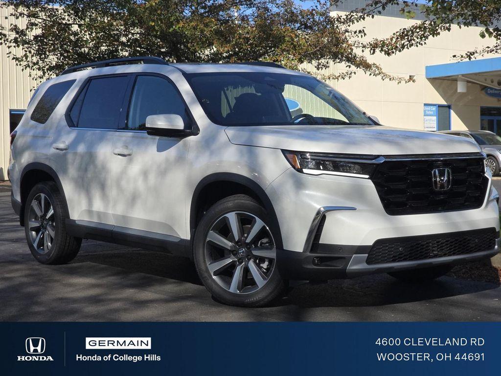 new 2025 Honda Pilot car, priced at $51,550
