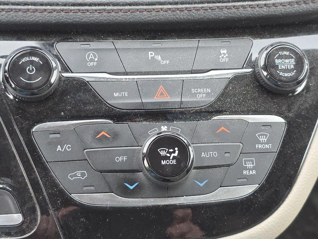 used 2020 Chrysler Pacifica car, priced at $15,721