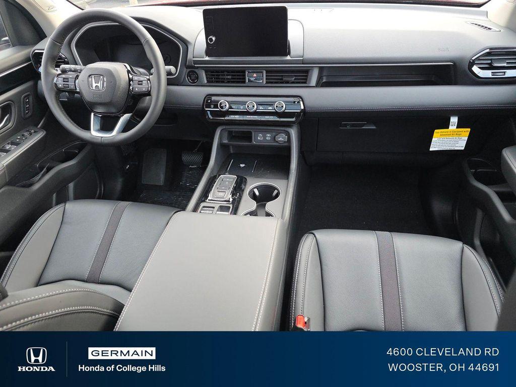 new 2025 Honda Pilot car, priced at $54,180