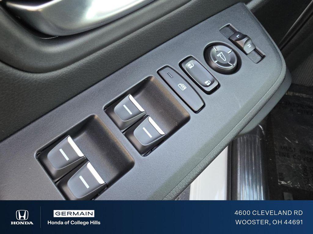 new 2025 Honda Pilot car, priced at $51,550