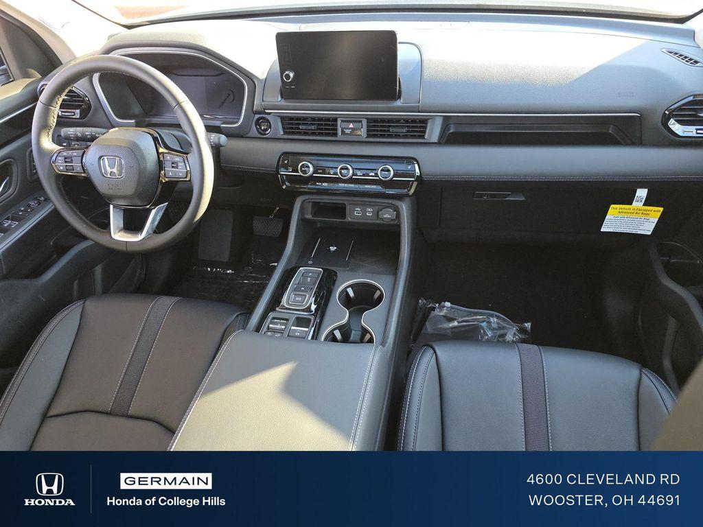 new 2025 Honda Pilot car, priced at $51,550