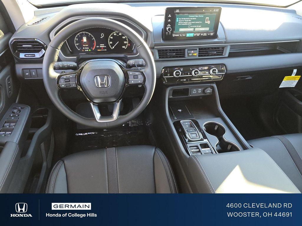 new 2025 Honda Pilot car, priced at $51,550
