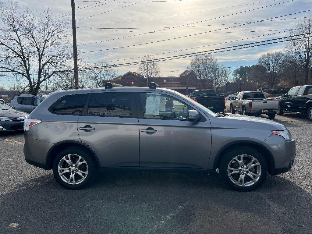 used 2015 Mitsubishi Outlander car, priced at $7,599
