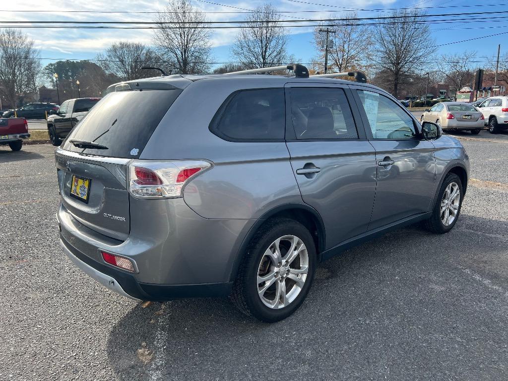 used 2015 Mitsubishi Outlander car, priced at $7,599