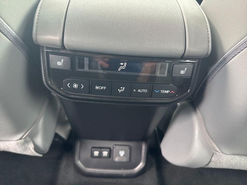 used 2020 Toyota Highlander car, priced at $39,998
