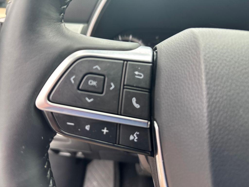 used 2020 Toyota Highlander car, priced at $39,998
