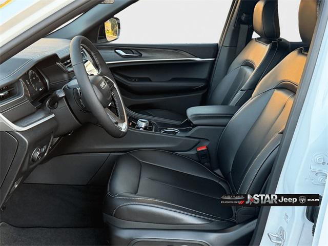 new 2025 Jeep Grand Cherokee car, priced at $48,717