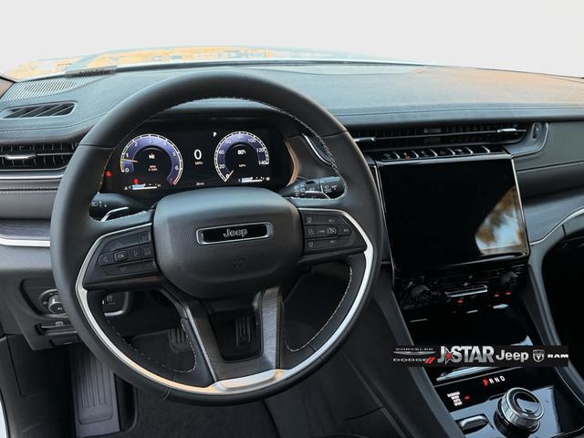 new 2025 Jeep Grand Cherokee car, priced at $48,717