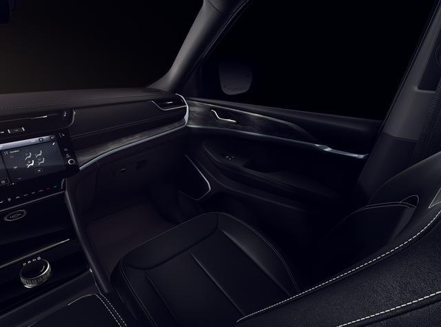 new 2026 Jeep Grand Cherokee car, priced at $42,410