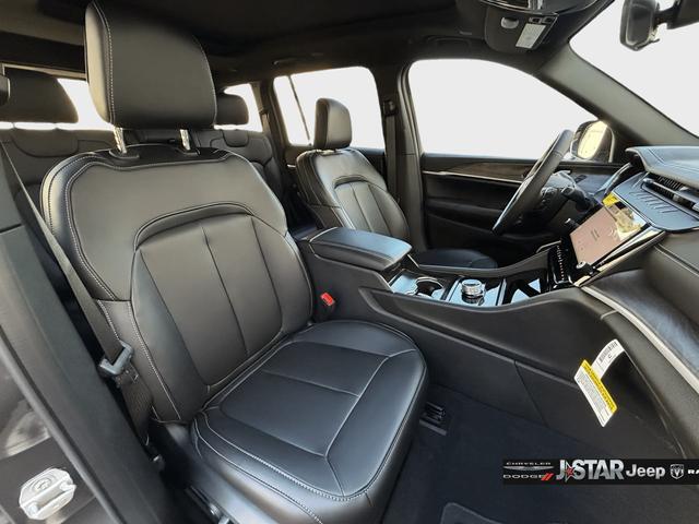 new 2026 Jeep Grand Cherokee car, priced at $45,000