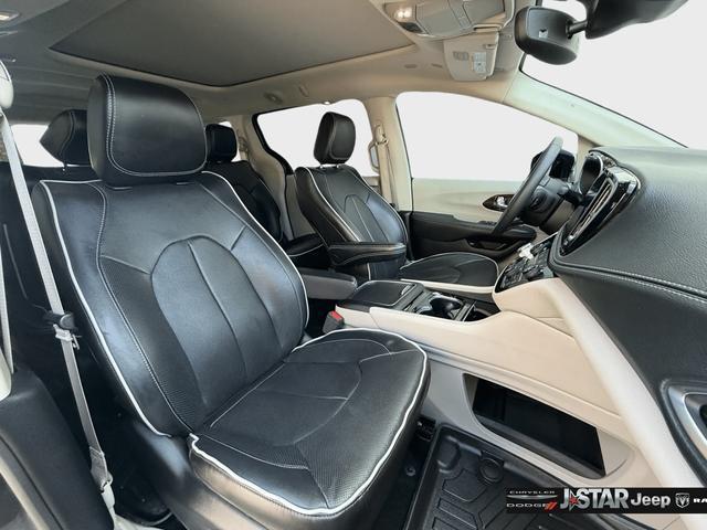 used 2023 Chrysler Pacifica Hybrid car, priced at $29,900