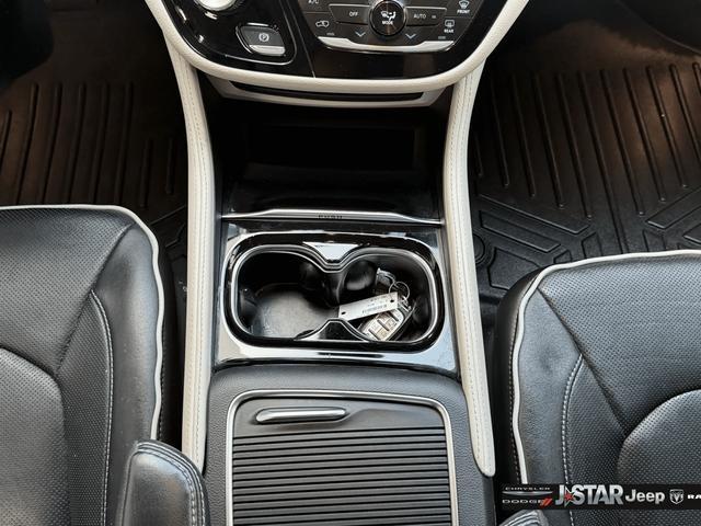 used 2023 Chrysler Pacifica Hybrid car, priced at $29,900