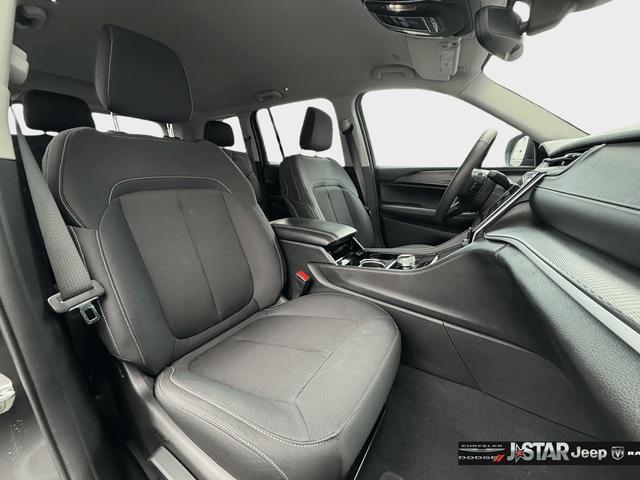 used 2023 Jeep Grand Cherokee car, priced at $28,995