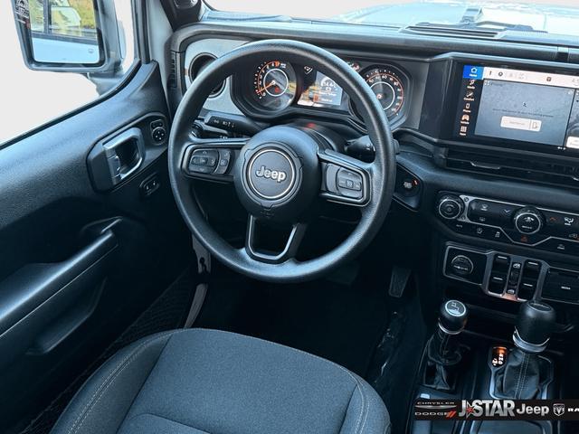used 2025 Jeep Gladiator car, priced at $35,500