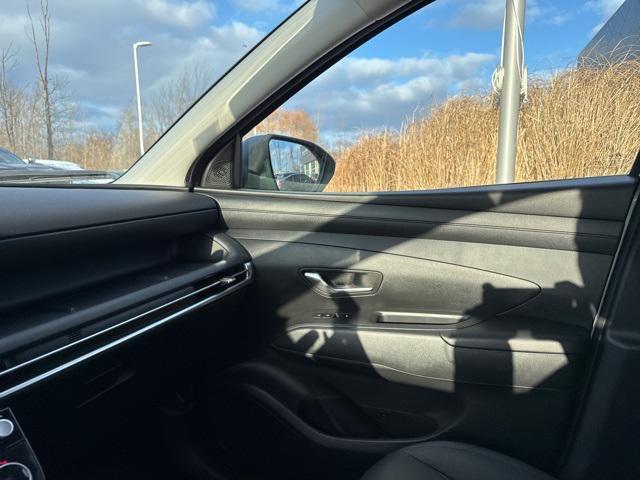 used 2025 Hyundai TUCSON Hybrid car, priced at $30,371