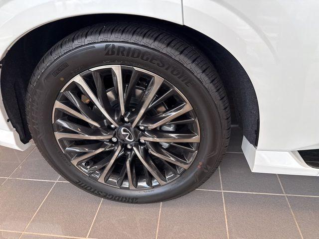 new 2025 INFINITI QX80 car, priced at $112,795