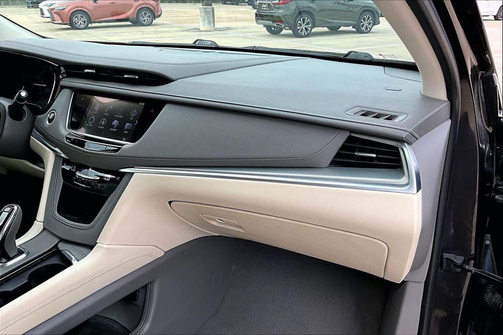 used 2017 Cadillac XT5 car, priced at $13,995