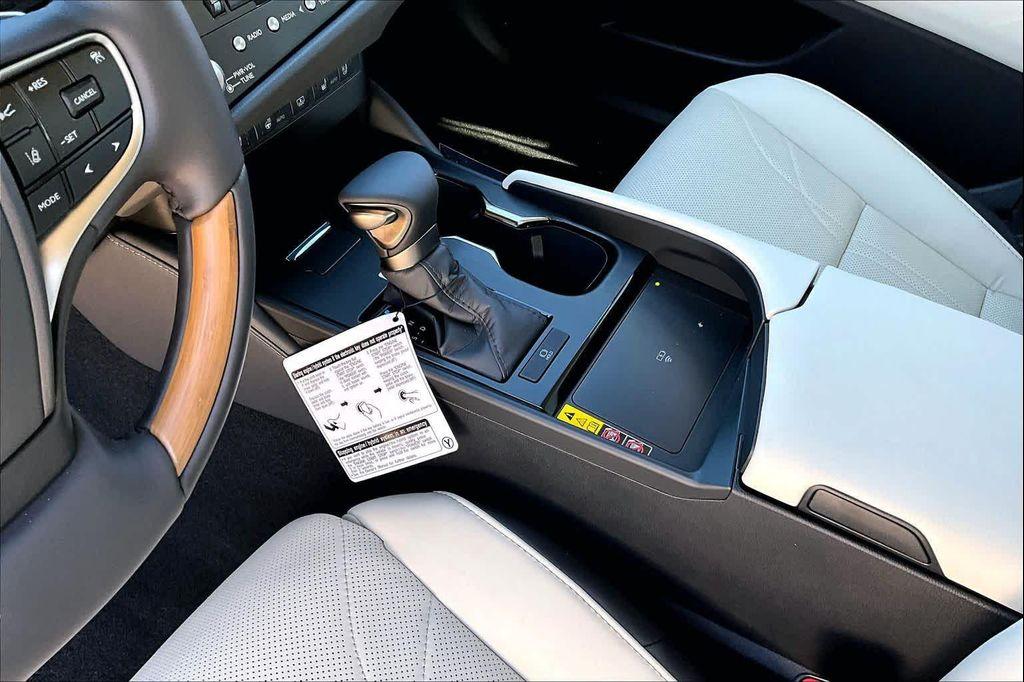 new 2025 Lexus ES 350 car, priced at $56,510