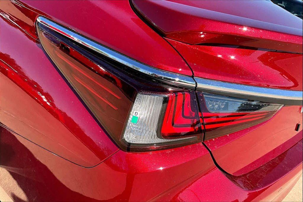 new 2025 Lexus ES 350 car, priced at $56,510
