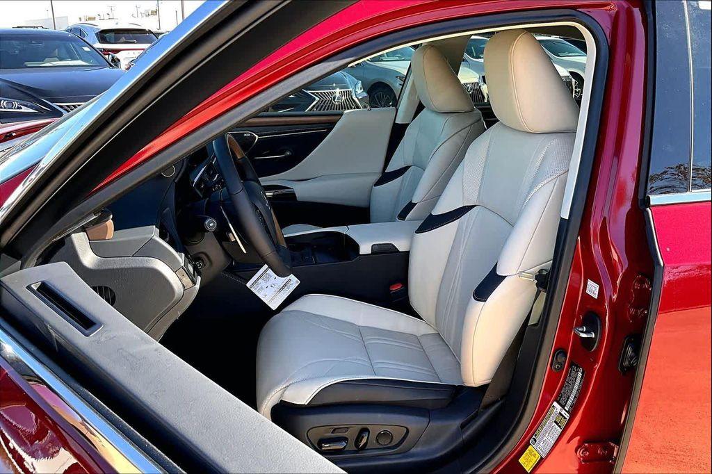new 2025 Lexus ES 350 car, priced at $56,510