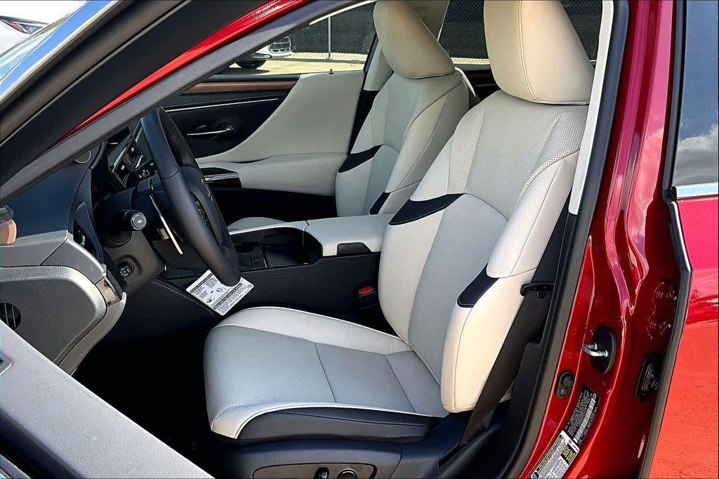 new 2025 Lexus ES 350 car, priced at $49,390