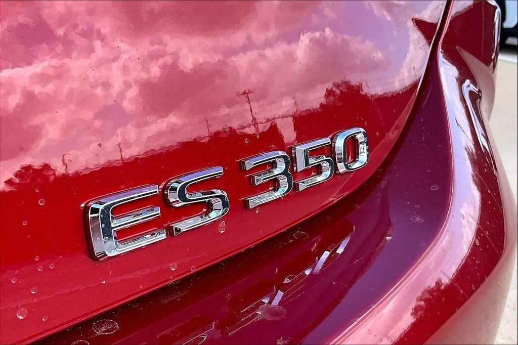 new 2025 Lexus ES 350 car, priced at $49,390
